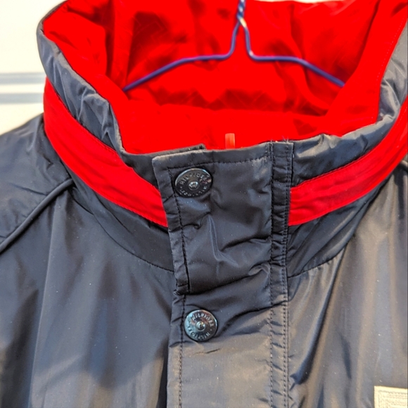 Tommy Hilfiger Men's Medium reversible, water resistant windbreaker (NWT) - Picture 8 of 16